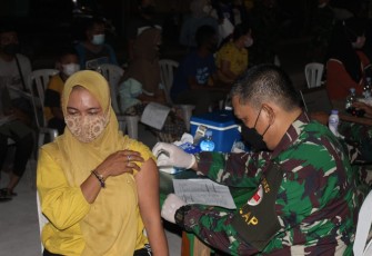Tak Kenal Lelah dan Bersemangat, Kodim Sampit Gencarkan Vaksinasi Mobile