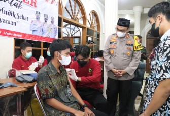 Vaksinasi Booster 1.200 Warga Ponpes Al Ubaidah