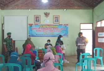 Koramil Kendal Pantau Pembagian BLT 