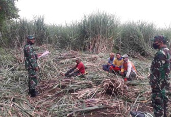 Babinsa Ngrambe sosialisasi Vaksinasi Booster. Minggu (24/4/2022)