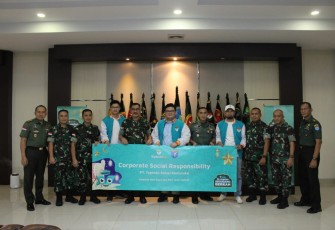 Pangdam XII/Tpr menerima 2500 paket sembako dari PT. Topindo Solusi Komunika  