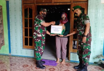 Dandim Ngawi berikan bingkisan lebaran ke Warakawuri. Sabtu (30/4/2022)
