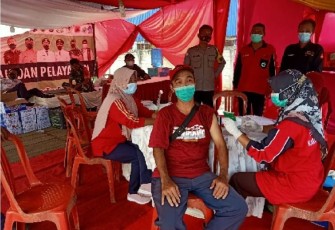 Pos Pelayanan Putri Hijau Melayani Vaksinasi
