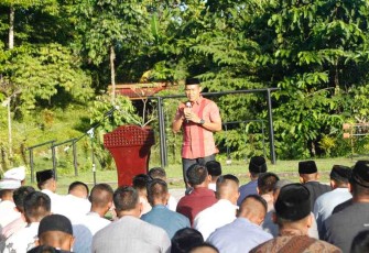 Danbrigif saat memberikan sambutan usai shalat Ied di lapangan Mako Brigif 3 Marinir Sorong. Senin (02/05/2022) 