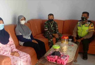 Kebersamaan Babinsa silaturahmi lebaran ke rumah warga binaan. Jum'at (06/05/2022)
