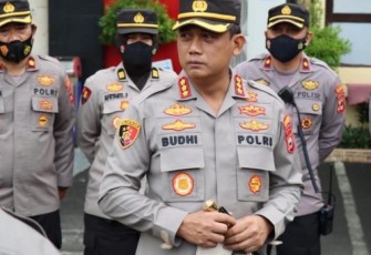 Kapolrestabes Makassar saat pimpin apel bersama jajarannya. Sabtu (07/05/2022)