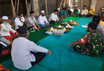 Doa bersama peletakan kubah masjid di wilayah binaan. Sabtu (07/05/2022)