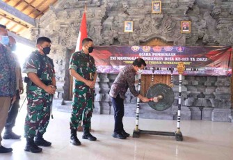 Pemukulan gong Bupati Klungkung resmikan TMMD ke 113 Kodim 1610/Klungkung. Rabu (11/05/2022)
