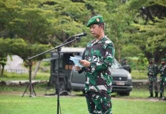 Kasrem 142/Tatag saat membacakan pesan Kasad. Selasa (17/05/2022)