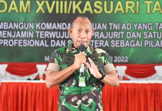 Pengarahan Pangdam Kasuari saat apel dansat