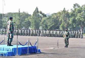 Upacara bendera di Mabesal Cilangkap