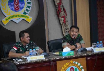 Danrem 121/Abw saat pertemuan dengan tim audit kinerja Itjen TNI 