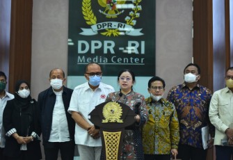 Puan Maharani saat memberikan keterangan pers usai audensi dengan BPK RI 