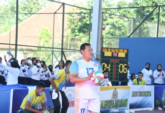 Kasal saat membuka Open Tournament Bola Voli Putri Kasal Cup di Jakarta 