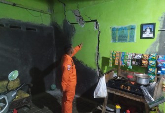 Fenomena gerakan tanah akibatkan rumah retak di kabupaten Tegal 