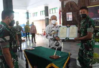 Danrem saat menyaksikan serah terima hasil TMMD Ke 113 Kodim 0711/Pemalang