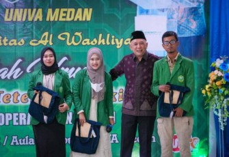 Menteri Teten bersama mahasiswa universitas Al Washliyah Medan