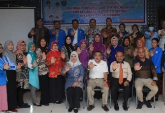 Foto bersama seusai acara pelatihan