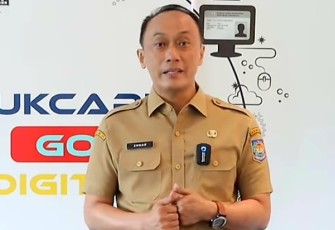 Dirjen Zudan saat menyampaikan keterangan pers Jangan Ikuti Video Bukan Channel Resmi Dukcapil