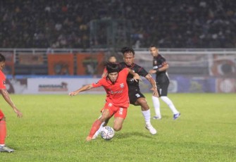 Turnamen pramusim piala presiden 2022 Barito Putra vs Rans Nusantara di stadion Segiri Samarinda 