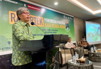Eddy Satriya saat mensosialisasi transformasi usaha mikro di Mataram NTB