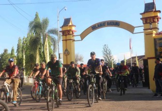 Kemeriahan fun bike Hari Bhayangkara ke 76 di Amuntai