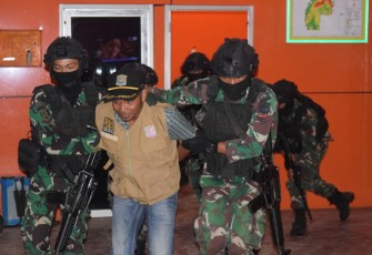 Simulasi Pasukan Penanggulangan Teror Yonif Raider 100/PS
