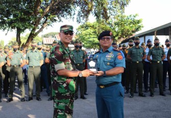 Kepala Muspusdirla Kolonel Sus Yuto Nugroho saat menerima kunjungan siswa PaPK TNI dipimpin Kolonel Laut Pelaut Taman Sembiring di Yogyakarta 