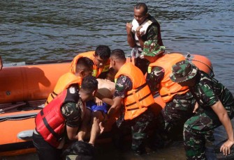Latihan SAR personel Lanud Sutan Sjahrir 