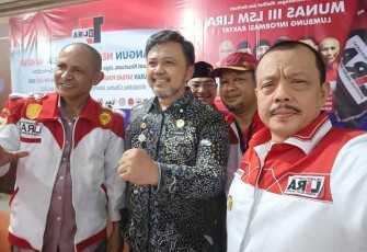 Yusuf Rizal (kanan) saat launching Satgas Pemantau Pemilu Independen LSM LIRA di Jakarta 