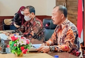 Sekdaprov Adi dalam sambutannya di ruang Rapat Utama, Lt.4, Kantor Gubernur, Dompak, Kamis(07/07).