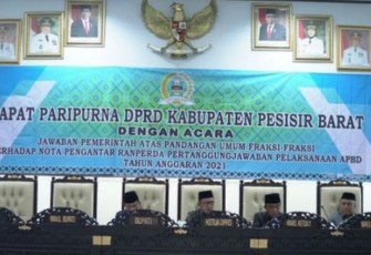Saat Paripurna DPRD Pesibar Agenda Jawaban Pemerintah Tentang Pertanggungjawaban Pelaksanaan APBD Tahun 2021