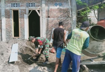 Gotong royong bersama warga binaan bangun musholla 