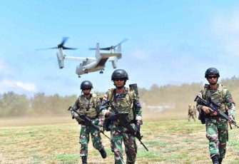Marinir TNI AL saat latihan pertempuran di Hawaii