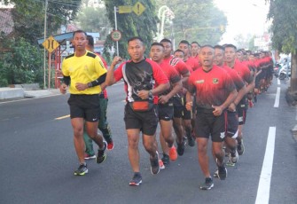 Bersemangat lari pagi kelilingi kota Blitar