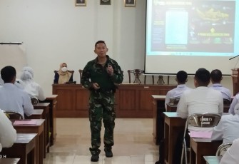 Dandim saat memberikan materi diklat