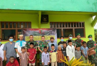 Foto bersama usai khitanan massal di perbatasan 