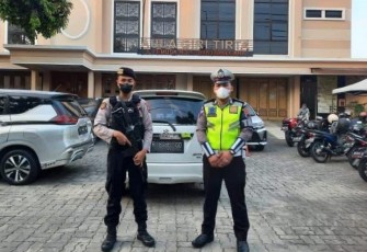 Personel siaga pengamanan ibadah gereja di Banjarnegara