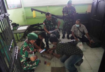 Danrem 121/Abw saat sidak gudang senjata