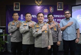 Foto bersama Infotek Lemdiklat Polri pelatihan Satdik di Hotel Whiz Points Simatupang Jakarta 