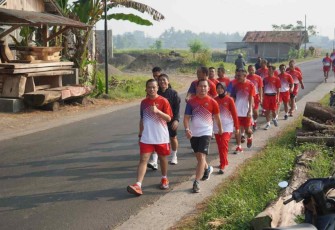 Jalan sehat prajurit Korem 071/Wijayakusuma 