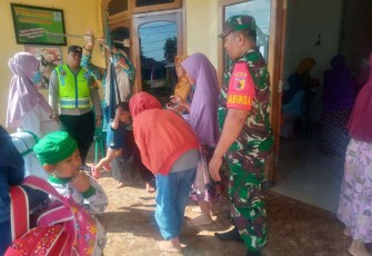 Serda Suwarno dampingi imunisasi di posyandu desa binaan
