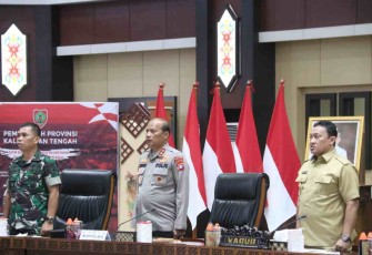 Kapolda Kalteng saat menghadiri rakor bersama Kapolri dan Mendagri secara virtual 