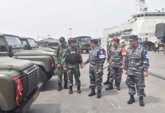 Pangkolinlamil saat pengecekan prajurit 