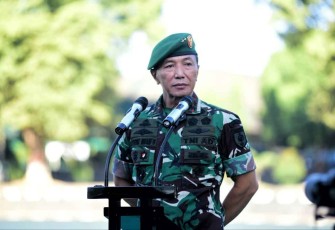 Pangdam XIV/Hsn Mayjen TNI Totok Imam Santoso saat memberikan arahan prajuritnya di makodam