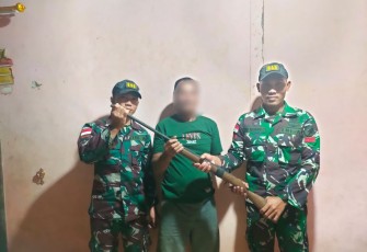 Sukarela warga perbatasan serahkan senpi rakitan