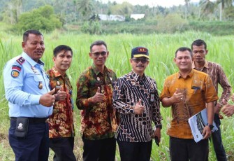 Foto bersama di lahan tanah hibah Pemkab Bireuen 