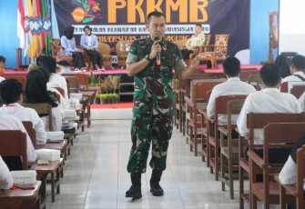 Dandim Tulungagung saat memberikan materi wasbang