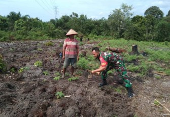 Bantu warga binaannya buka lahan berkebun