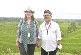 Sekjen Kementan Kasdi Subagyono saat mendampingi delegasi AMM G20 di desa Jatiluwih Tabanan Bali. Kamis (29/9) 
